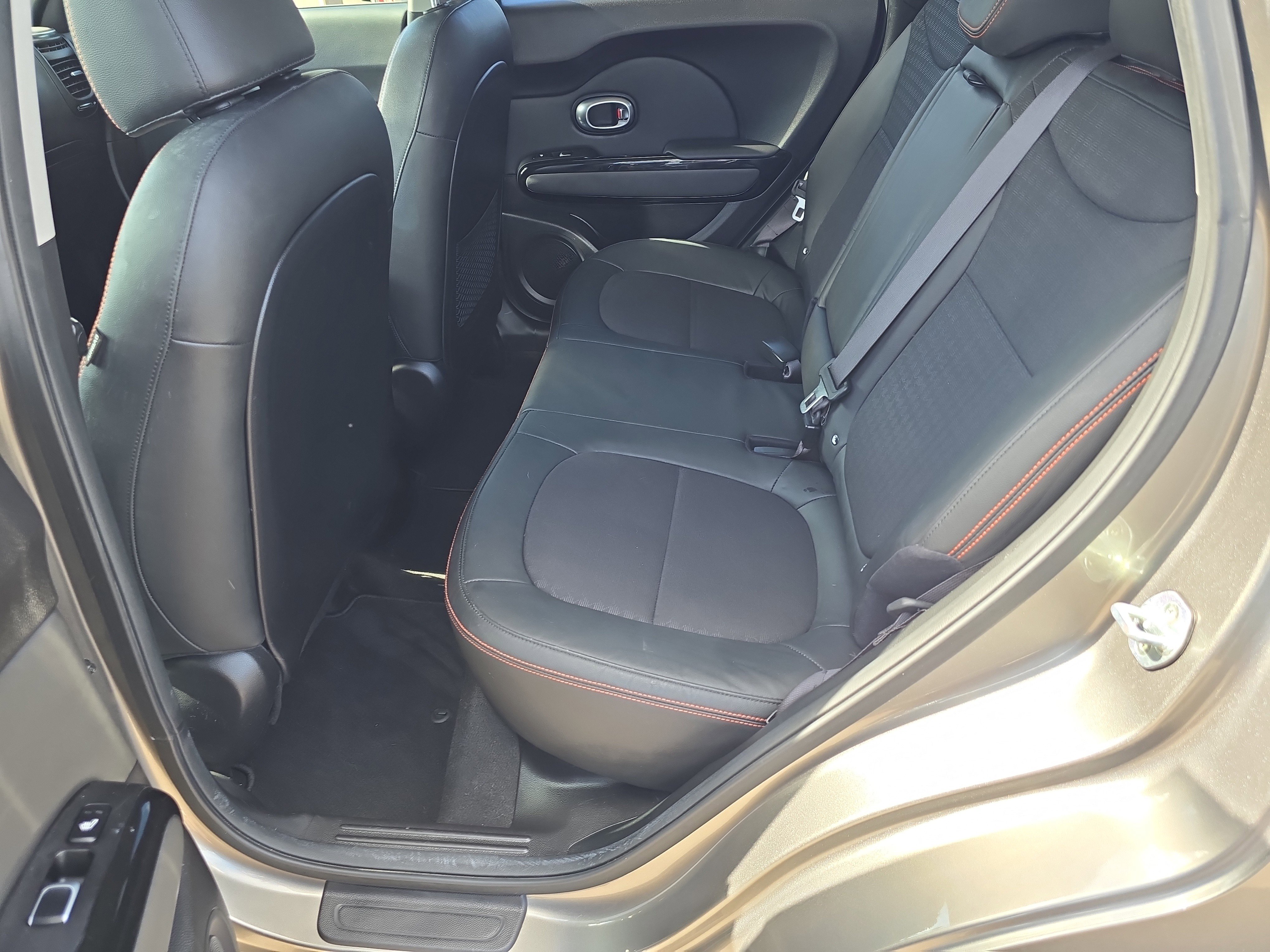 Certified 2018 Kia Soul ! w/ Tech Package FWD image 16