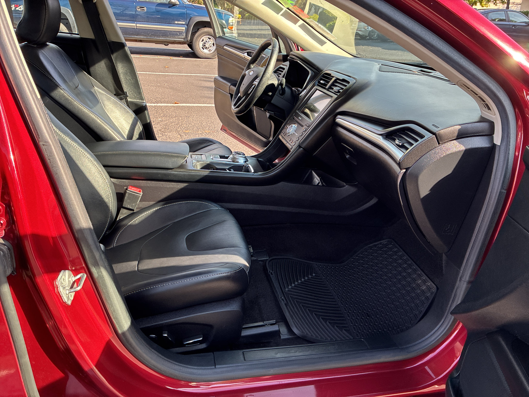 Used 2017 Ford Fusion Energi Titanium FWD image 50