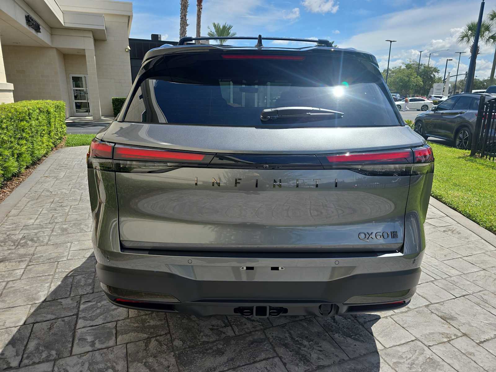 New 2026 INFINITI QX60 Autograph w/ Dark Cargo Package image 5
