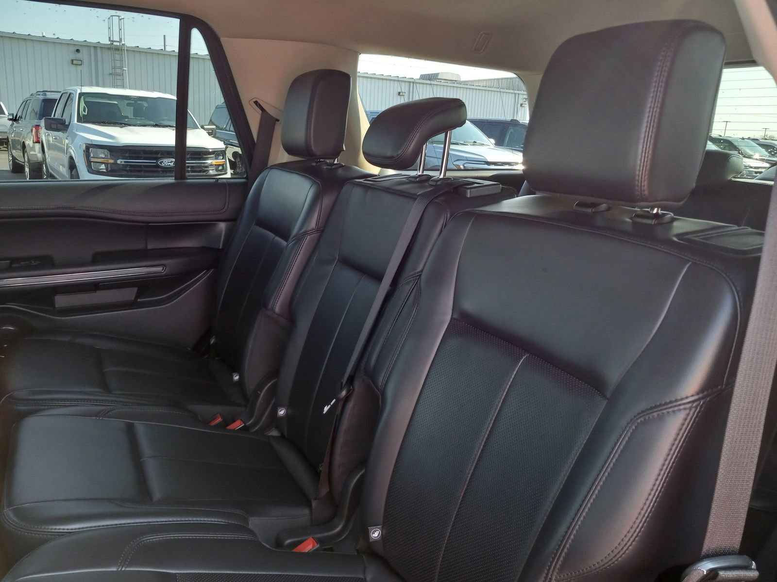 Used 2024 Ford Expedition XLT RWD image 15