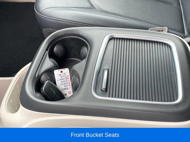 Used 2024 Chrysler Pacifica Touring-L FWD image 12