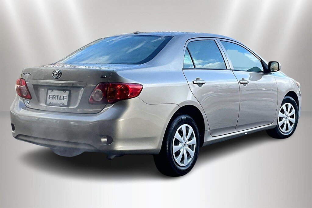 Used 2010 Toyota Corolla LE image 5
