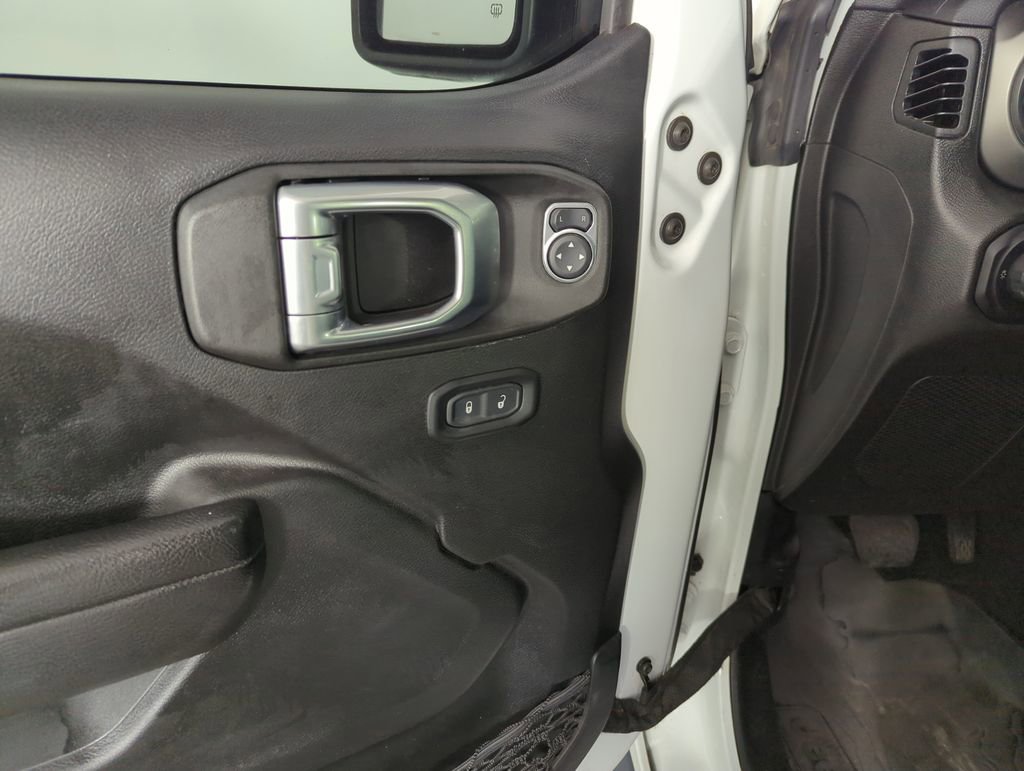 Used 2022 Jeep Gladiator Willys image 19