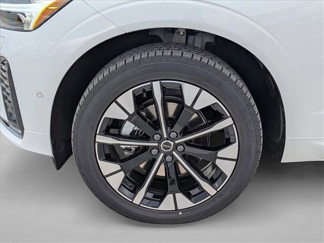 New 2026 Volvo XC60 B5 Plus w/ Climate Package image 10