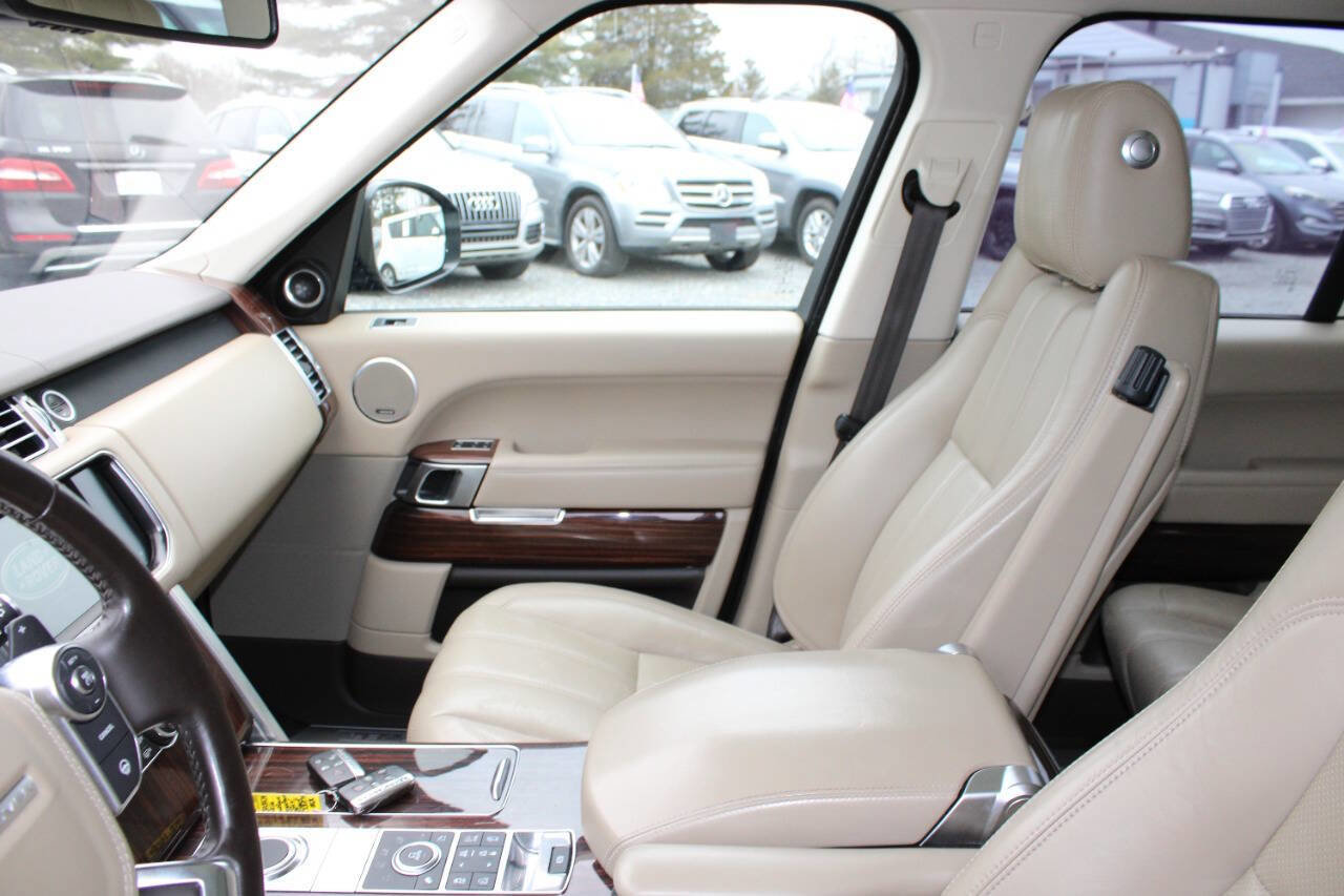 Used 2016 Land Rover Range Rover HSE image 14