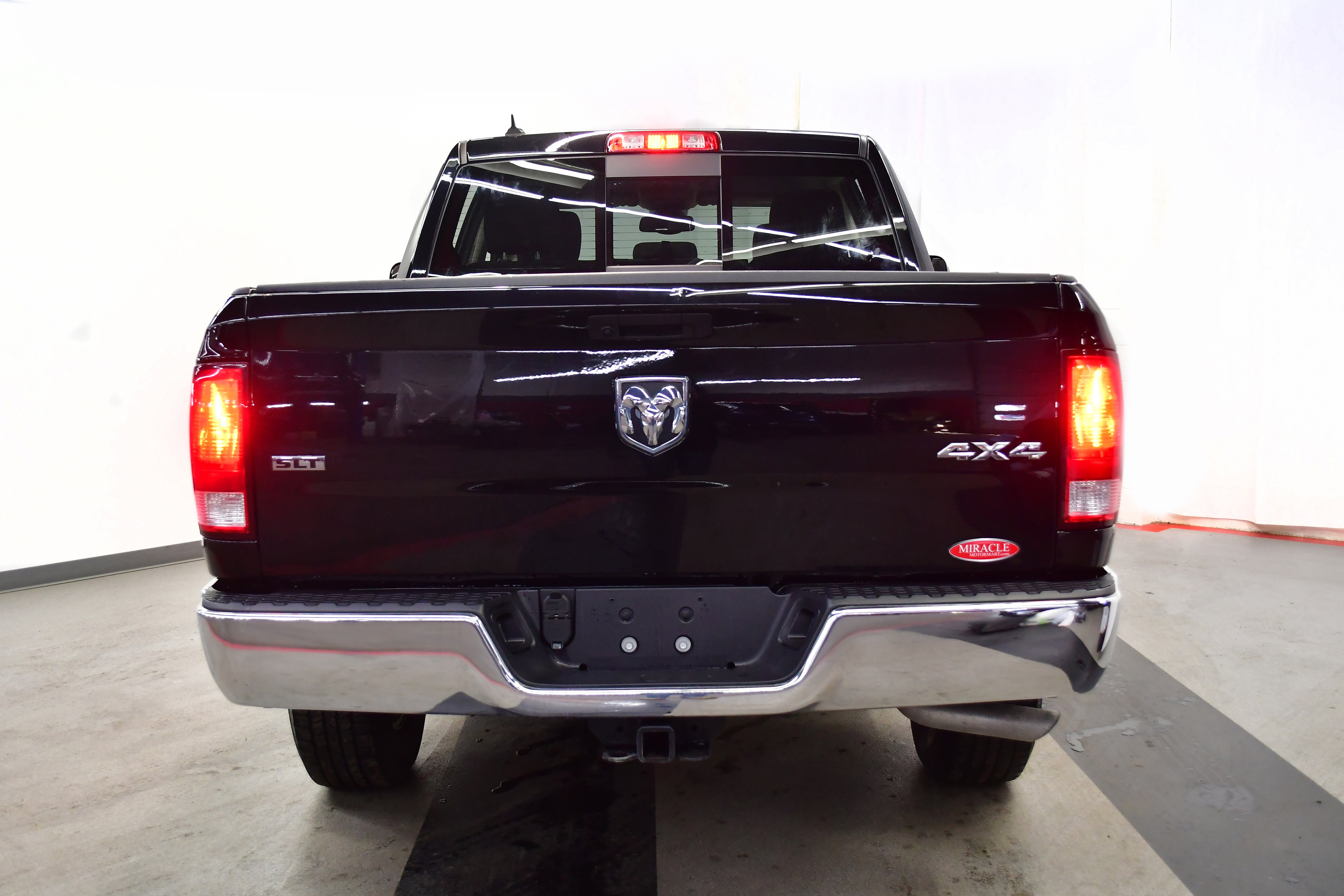 Used 2023 RAM 1500 Classic SLT w/ Trailer & Traction Group image 7