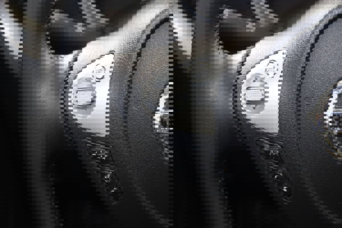 Used 2016 Nissan Juke SL image 30