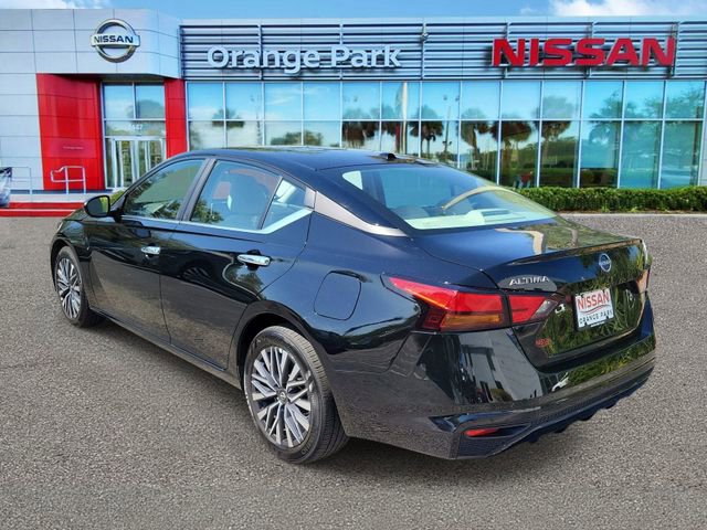 Used 2025 Nissan Altima 2.5 SV FWD image 3