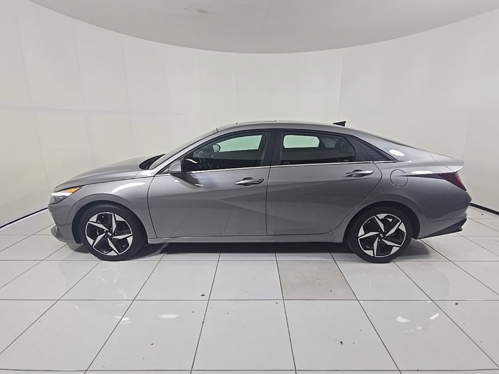 Used 2022 Hyundai Elantra Limited image 8