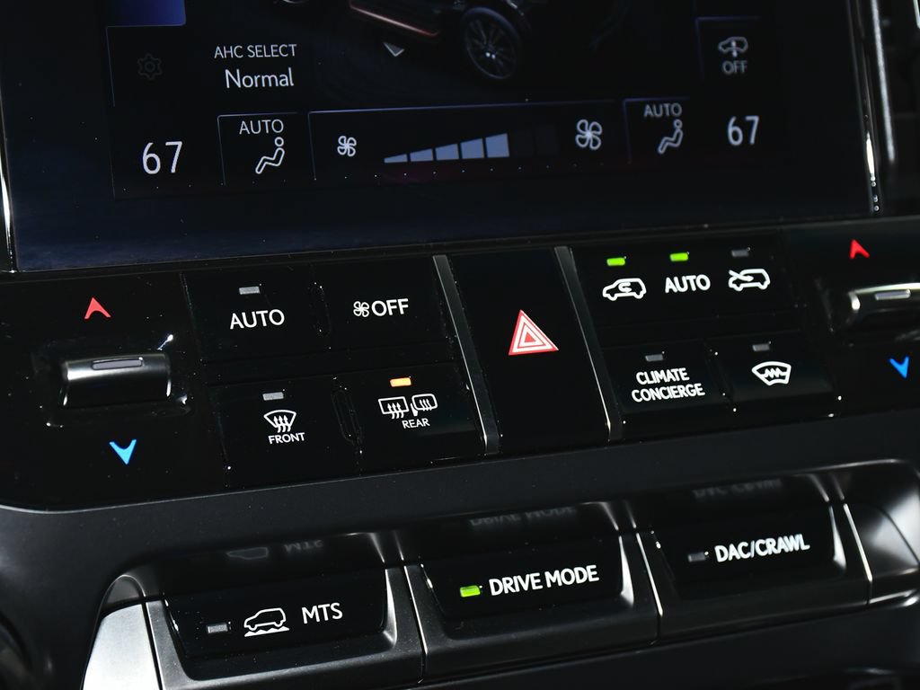 Used 2023 Lexus LX 600 F Sport w/ Accessory Package (Z1) AWD/4WD image 34