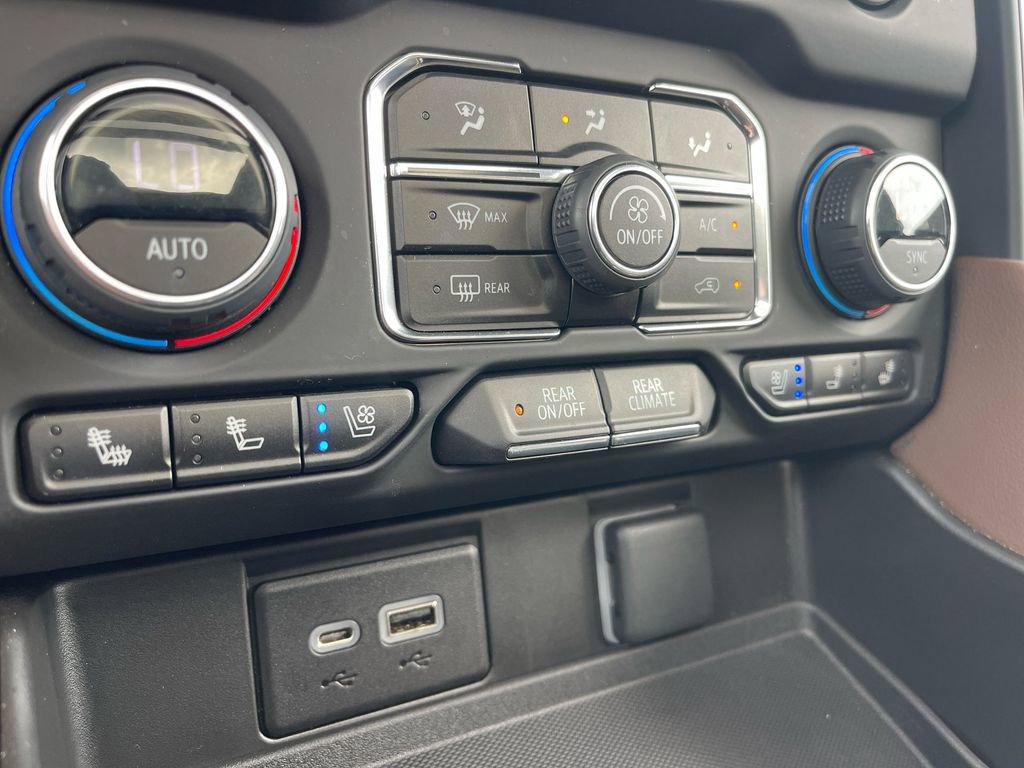 Used 2023 Chevrolet Suburban High Country w/ Premium Package 2 image 23