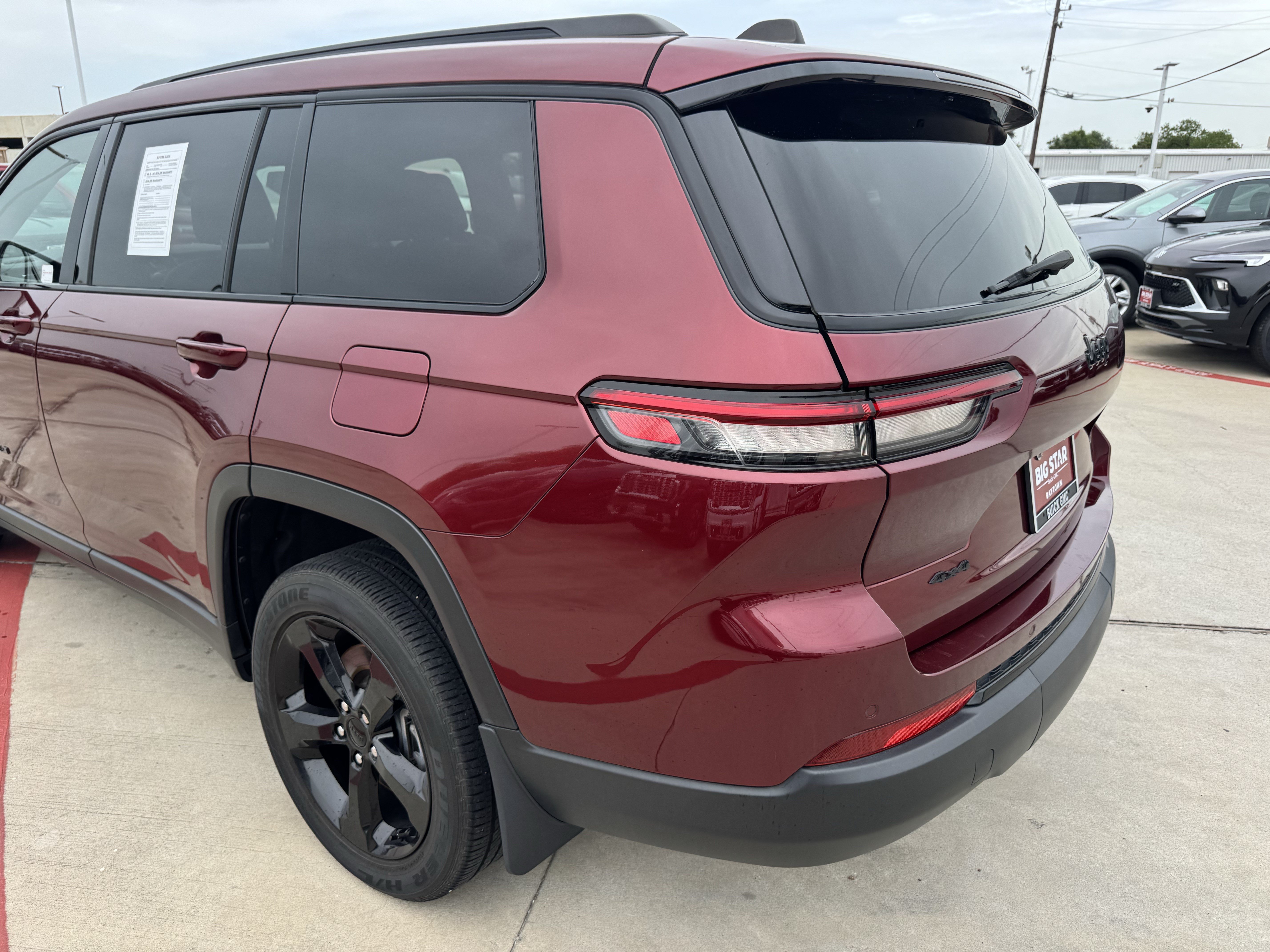 Used 2023 Jeep Grand Cherokee L Laredo AWD/4WD image 8