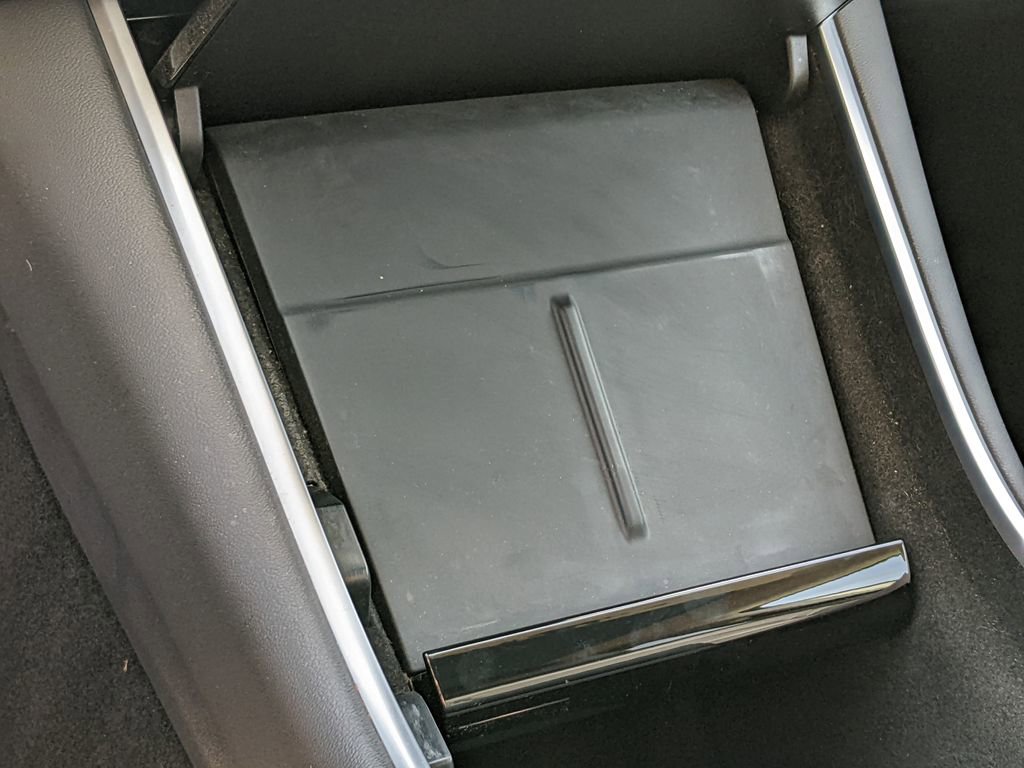 Used 2020 Tesla Model Y Long Range image 18