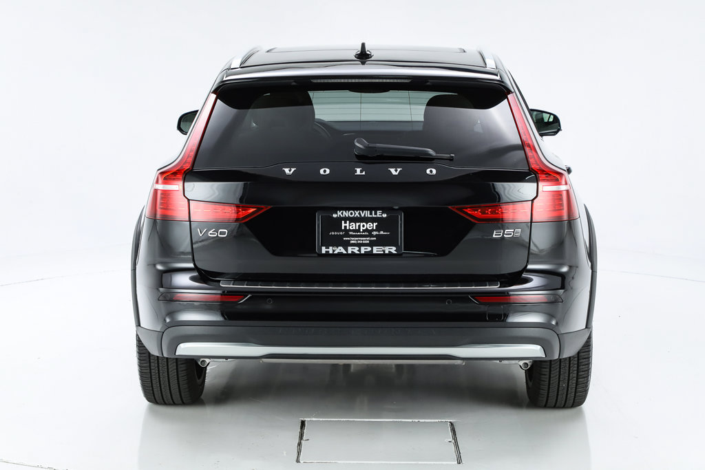 Used 2024 Volvo V60 B5 Cross Country Plus w/ Protection Package Premier AWD/4WD image 12