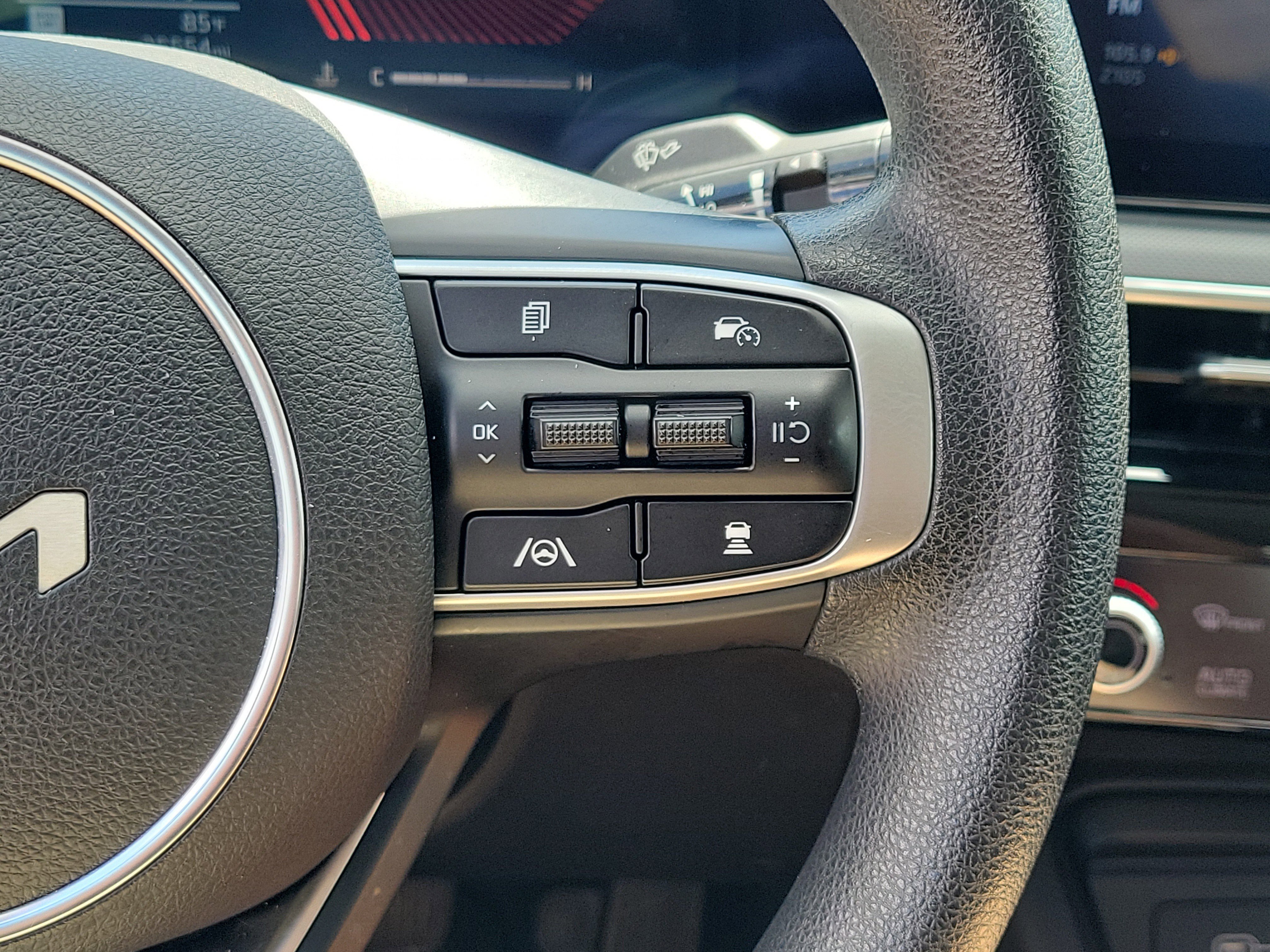 Used 2025 Kia K5 LXS FWD image 24