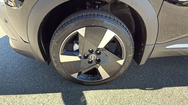 New 2025 Nissan Kicks SR image 9