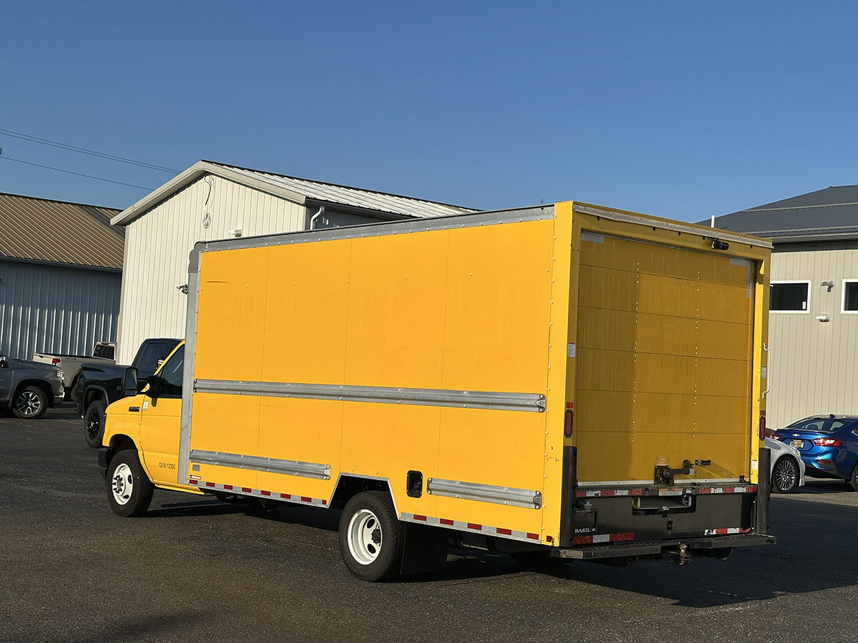 Used 2022 Ford E-350 and Econoline 350 Super Duty RWD image 7