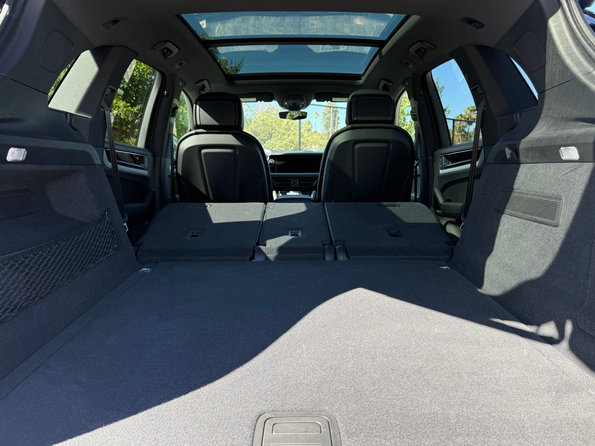 Certified 2024 Porsche Cayenne AWD/4WD image 33