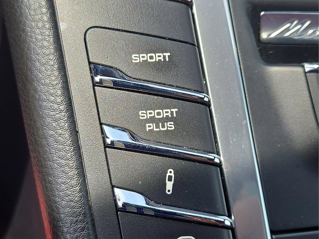 Used 2018 Porsche Macan GTS AWD/4WD image 25