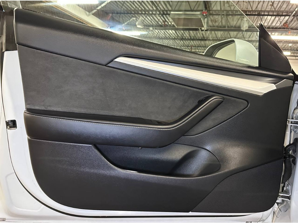 Used 2023 Tesla Model 3 Long Range AWD/4WD image 18