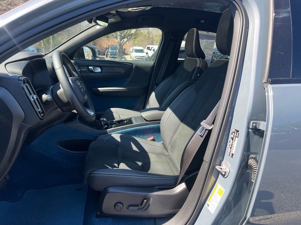 Certified 2023 Volvo C40 P8 Recharge Ultimate AWD/4WD image 11