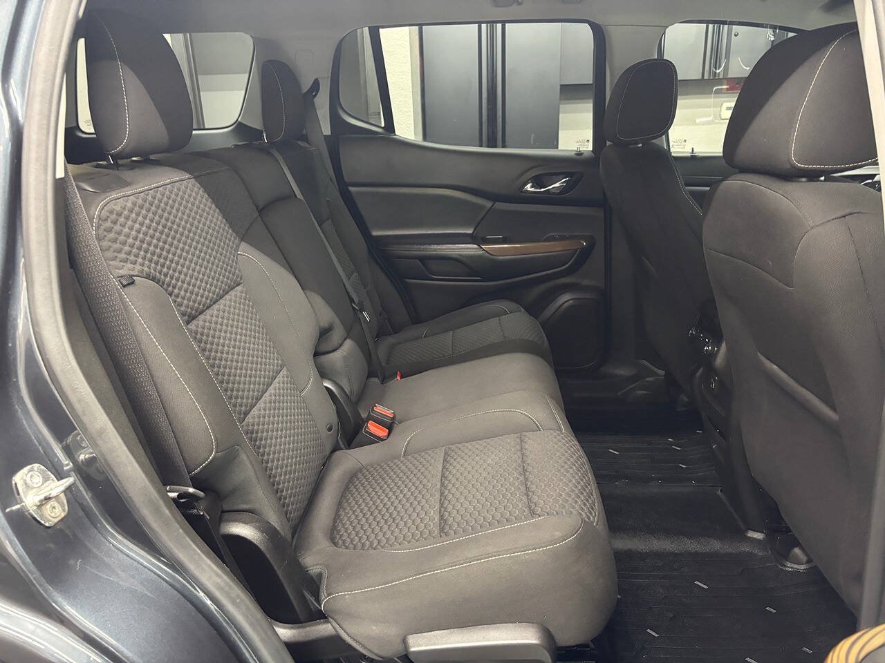 Used 2019 GMC Acadia SLE w/ LPO, Floor Liner Package FWD image 23