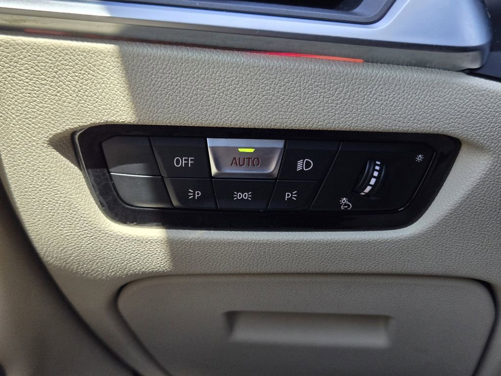 Used 2021 BMW 430i Coupe w/ Convenience Package image 27