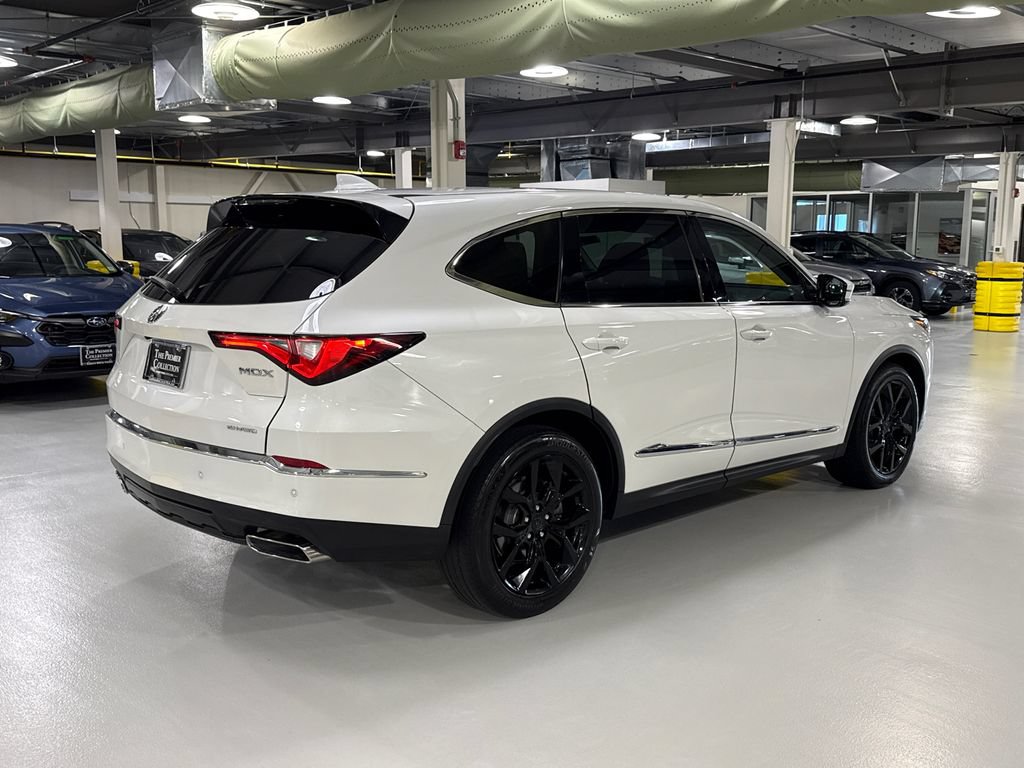 Used 2022 Acura MDX SH-AWD w/ Technology Package image 2