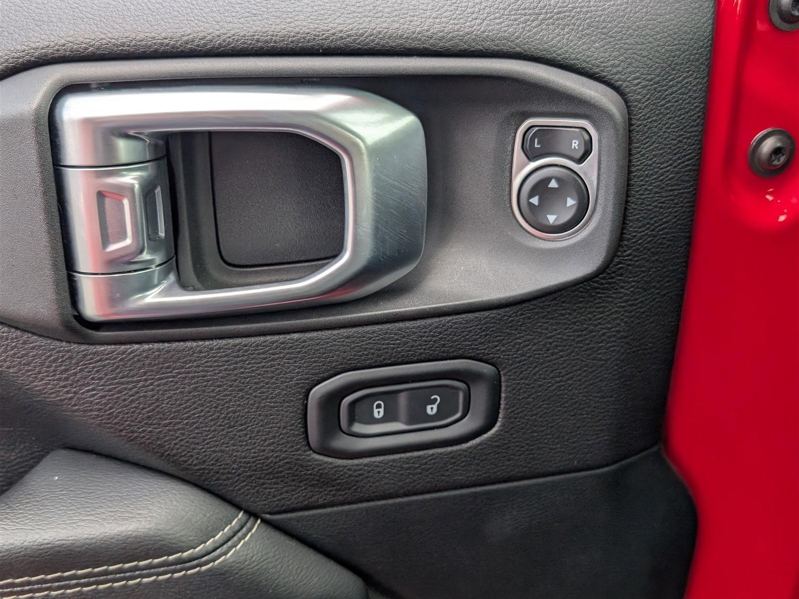 Used 2020 Jeep Gladiator Overland AWD/4WD image 18