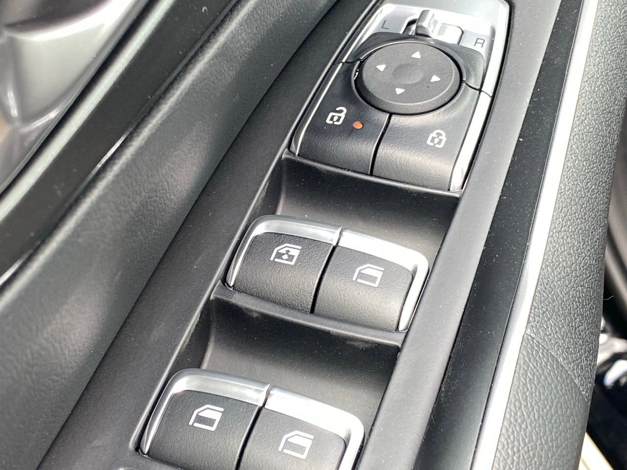 New 2026 Kia Sorento LX FWD image 11