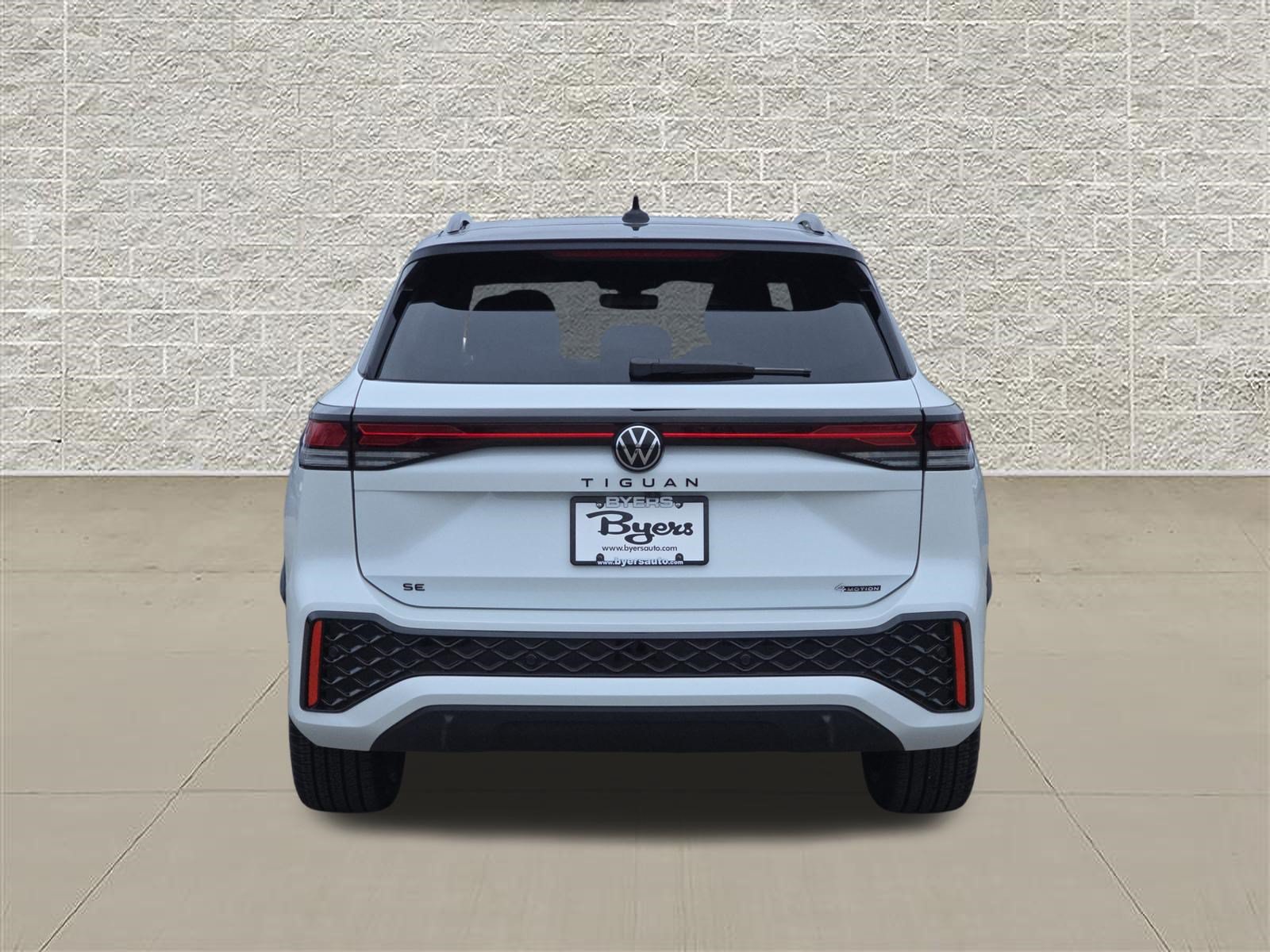 New 2026 Volkswagen Tiguan SE R-Line AWD/4WD image 6