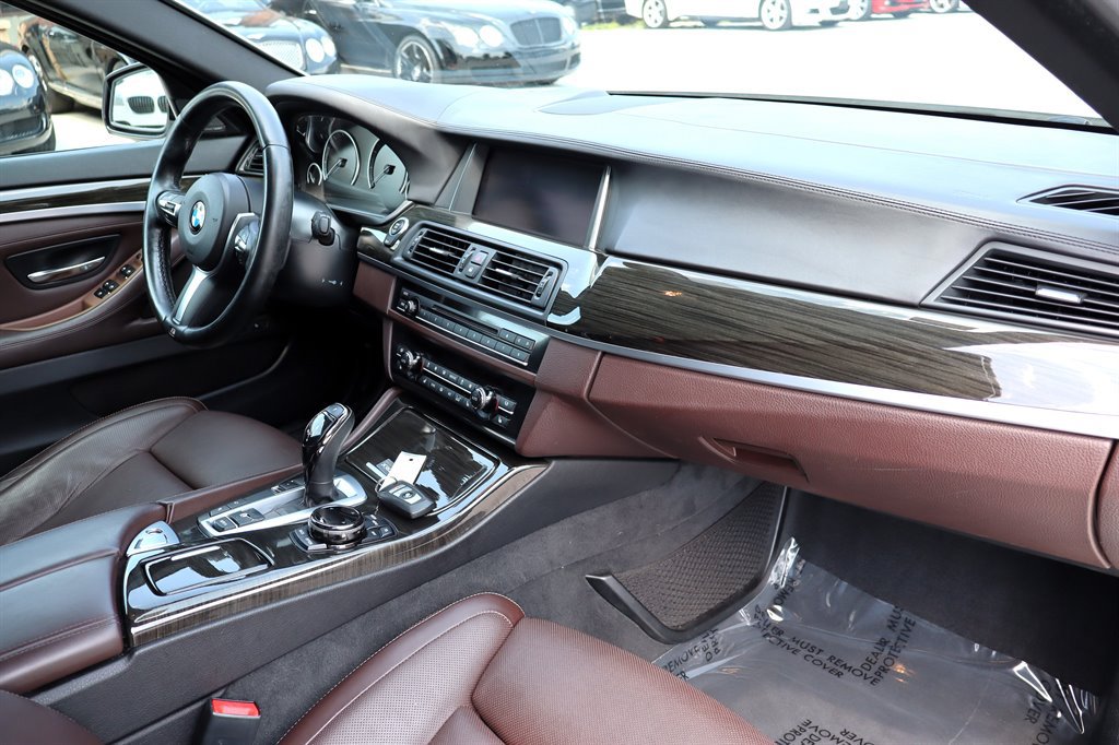 Used 2015 BMW 550i Sedan RWD image 18