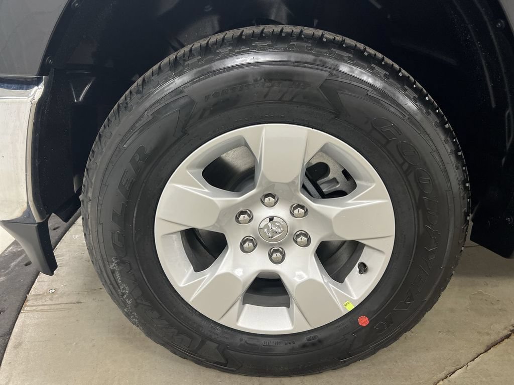 Used 2023 RAM 1500 Big Horn AWD/4WD image 24