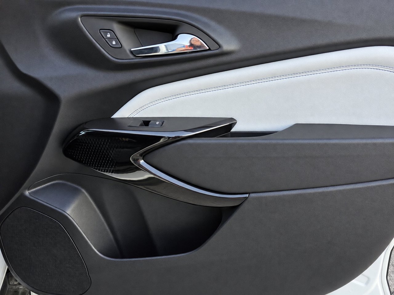 Certified 2024 Chevrolet Trax LT FWD image 30