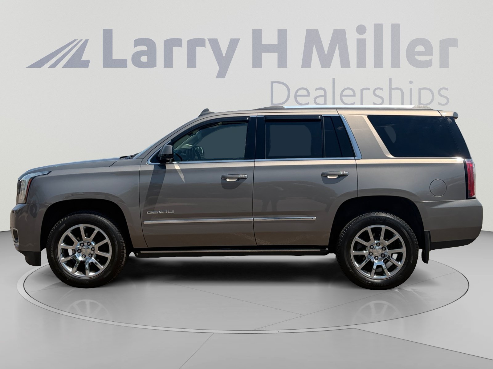 Used 2019 GMC Yukon Denali AWD/4WD image 3