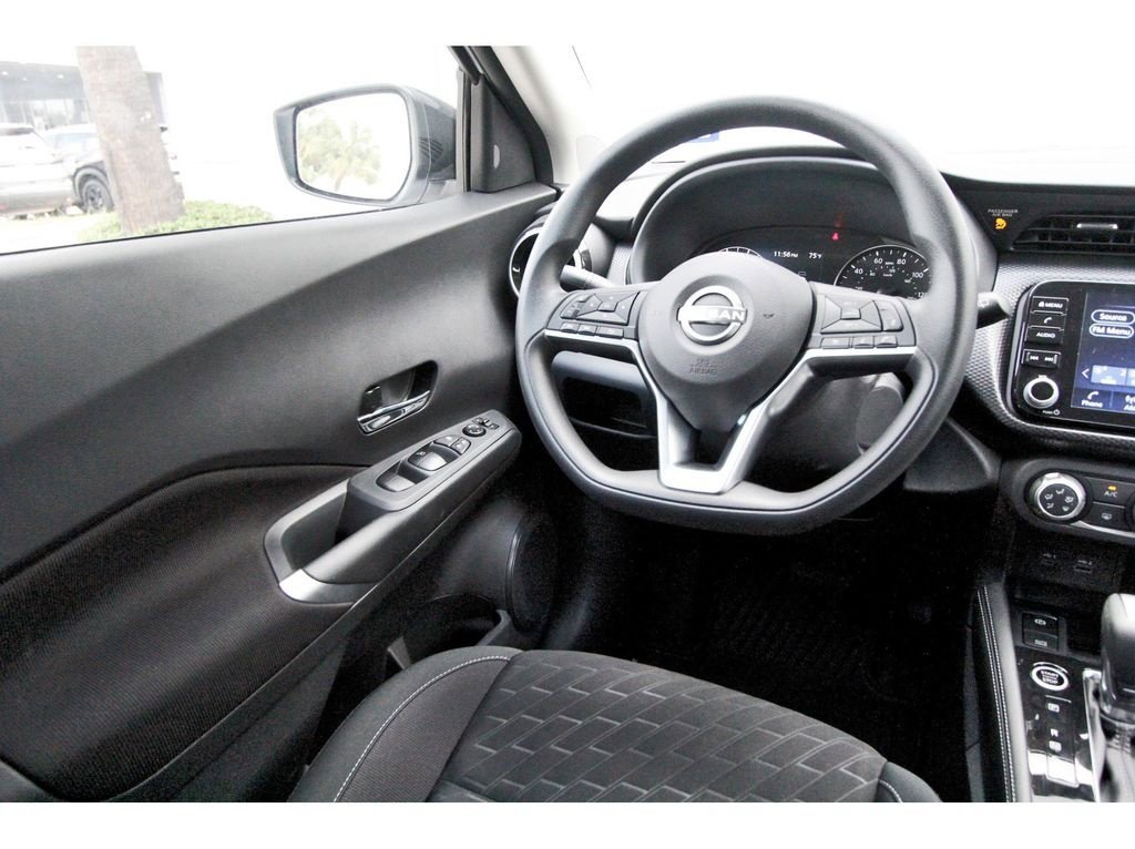 Used 2024 Nissan Kicks SV FWD image 8