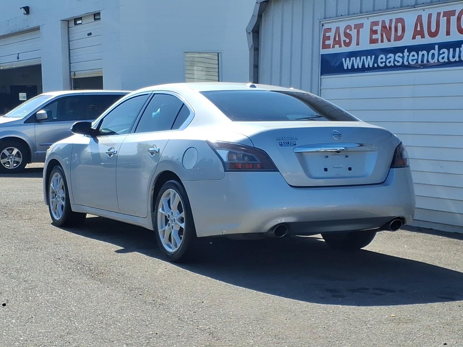 Used 2012 Nissan Maxima 3.5 SV w/ Tech Pkg FWD image 3