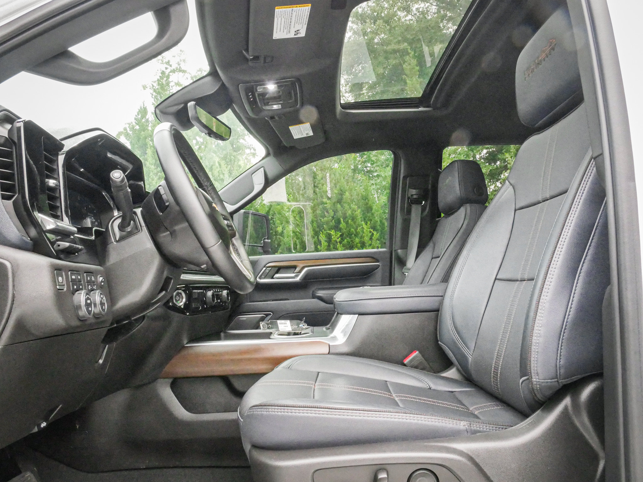 Used 2024 Chevrolet Silverado 3500 High Country w/ Technology Package AWD/4WD image 16