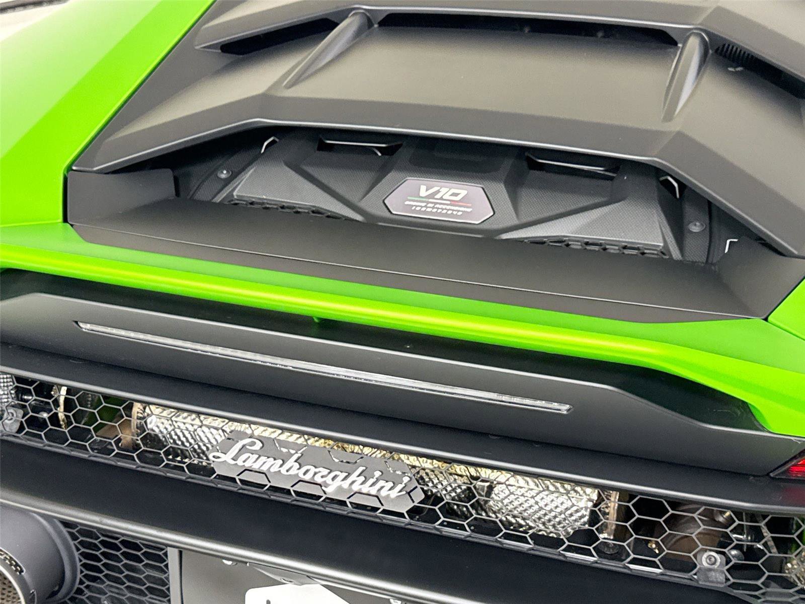 Used 2024 Lamborghini Huracan Sterrato AWD/4WD image 32