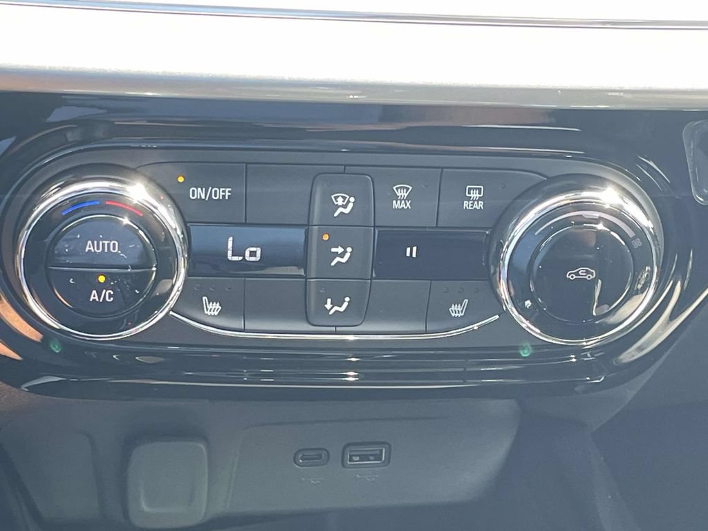 New 2026 Chevrolet Trax LT w/ Driver Confidence Package FWD image 18