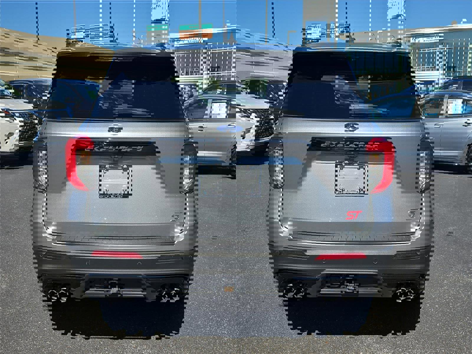 Used 2024 Ford Explorer ST w/ Equipment Group 401A image 4