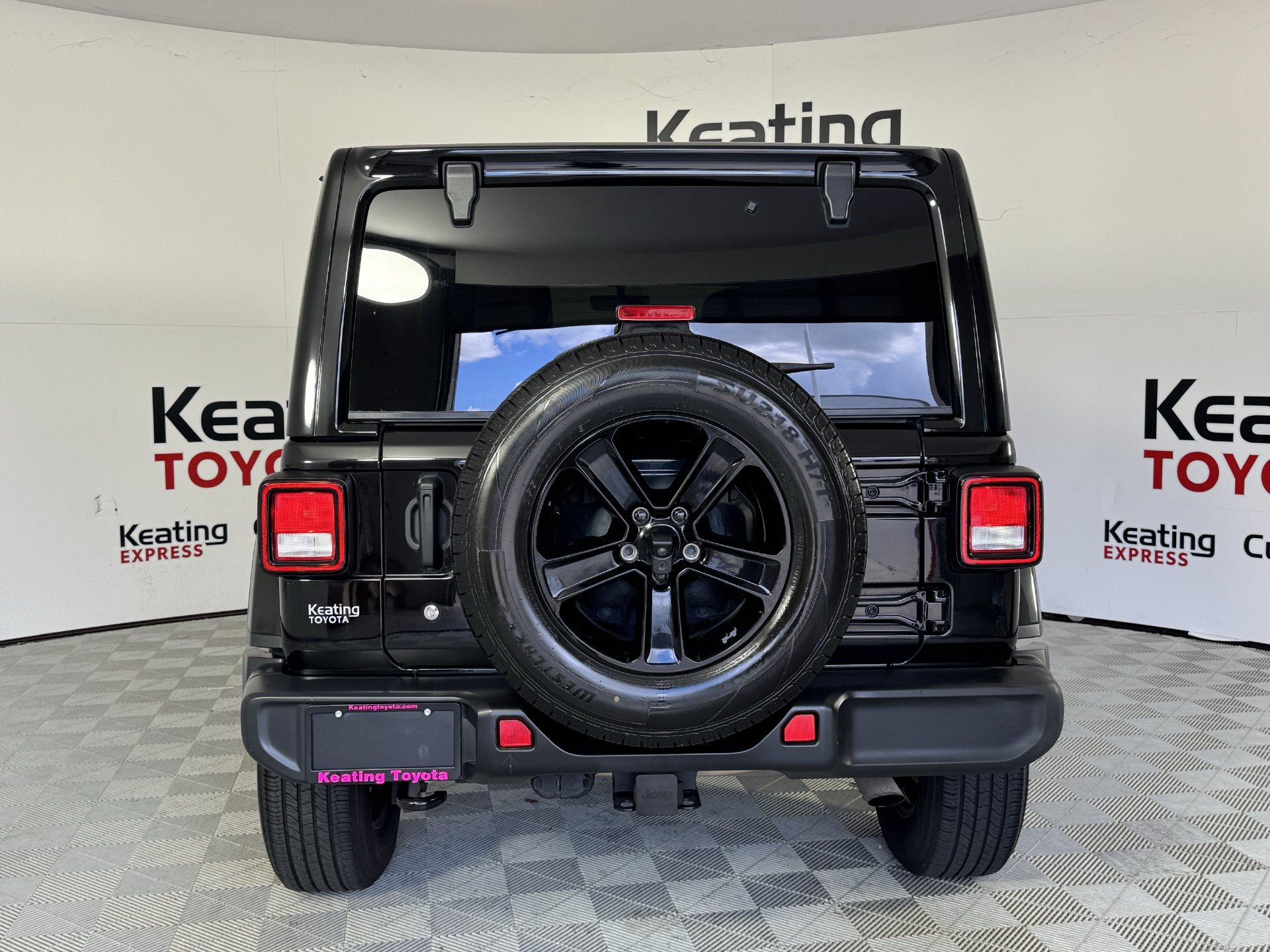 Used 2020 Jeep Wrangler Unlimited Sahara AWD/4WD image 6