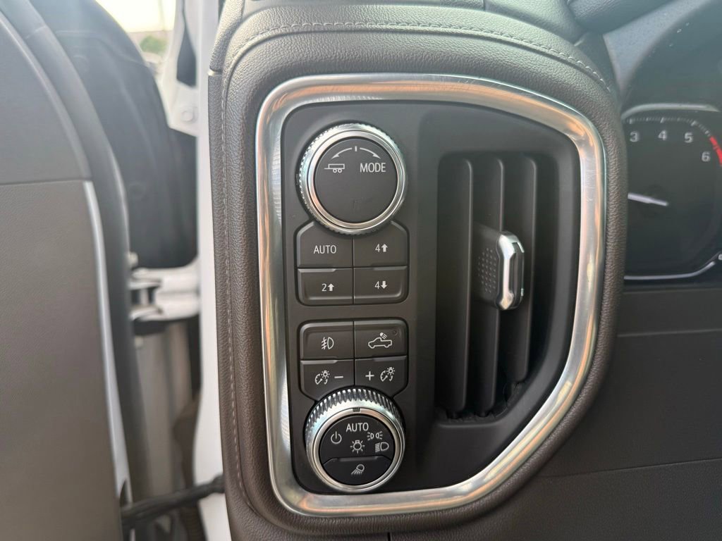 Used 2021 GMC Sierra 1500 SLT w/ SLT Premium Plus Package AWD/4WD image 11