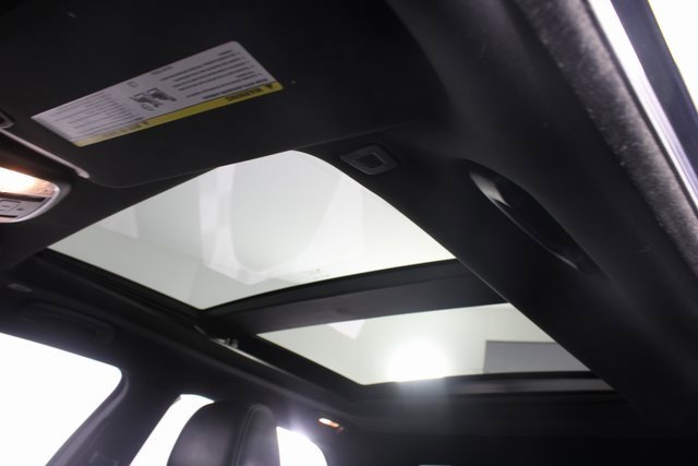 Used 2022 Chrysler 300 S image 9