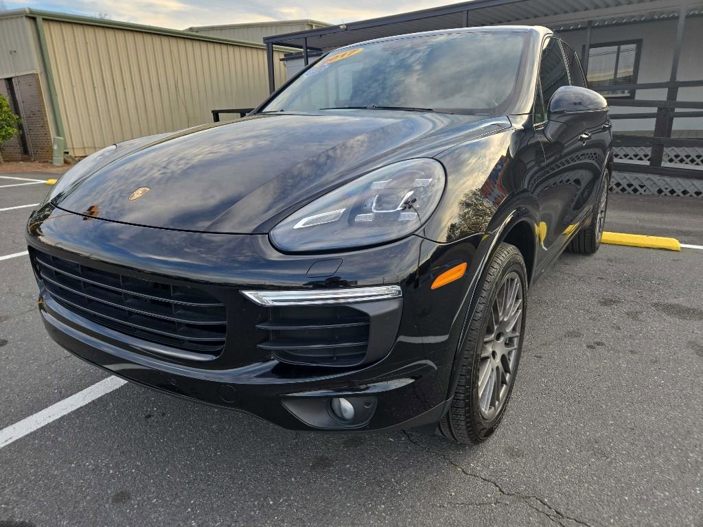 Used 2017 Porsche Cayenne Platinum Edition image 4