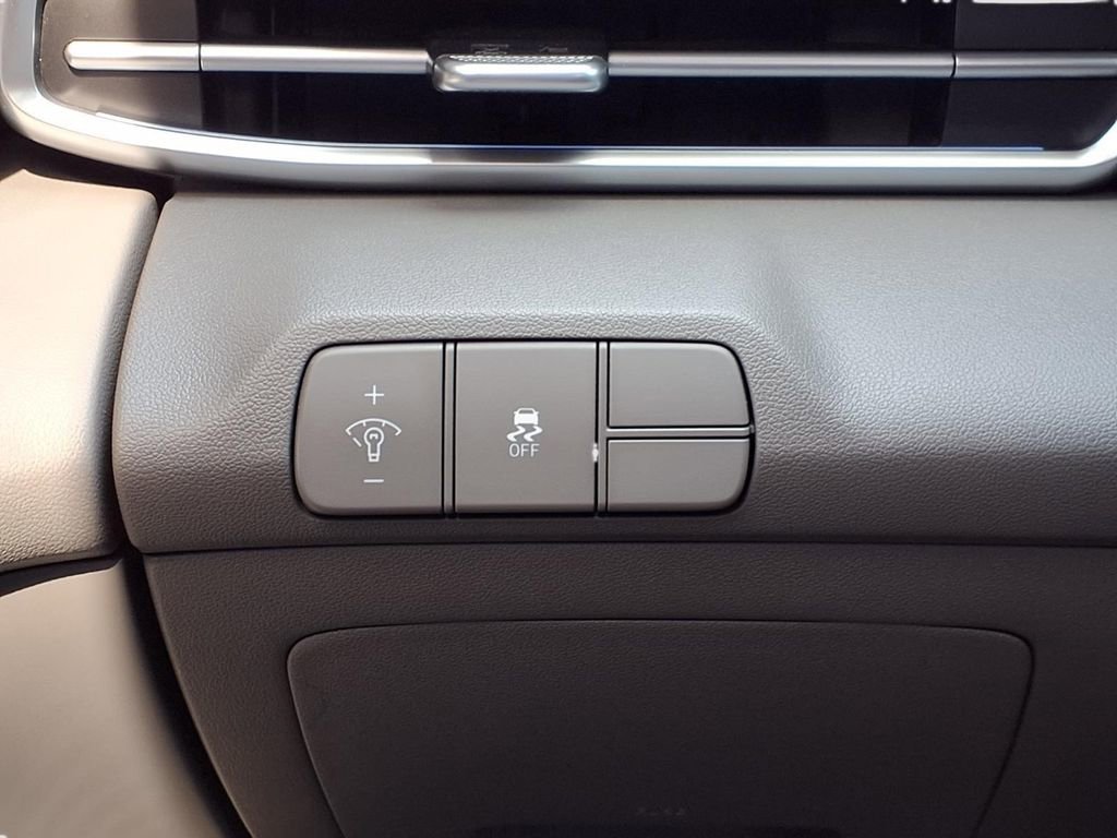 Used 2024 Hyundai Elantra SEL image 16