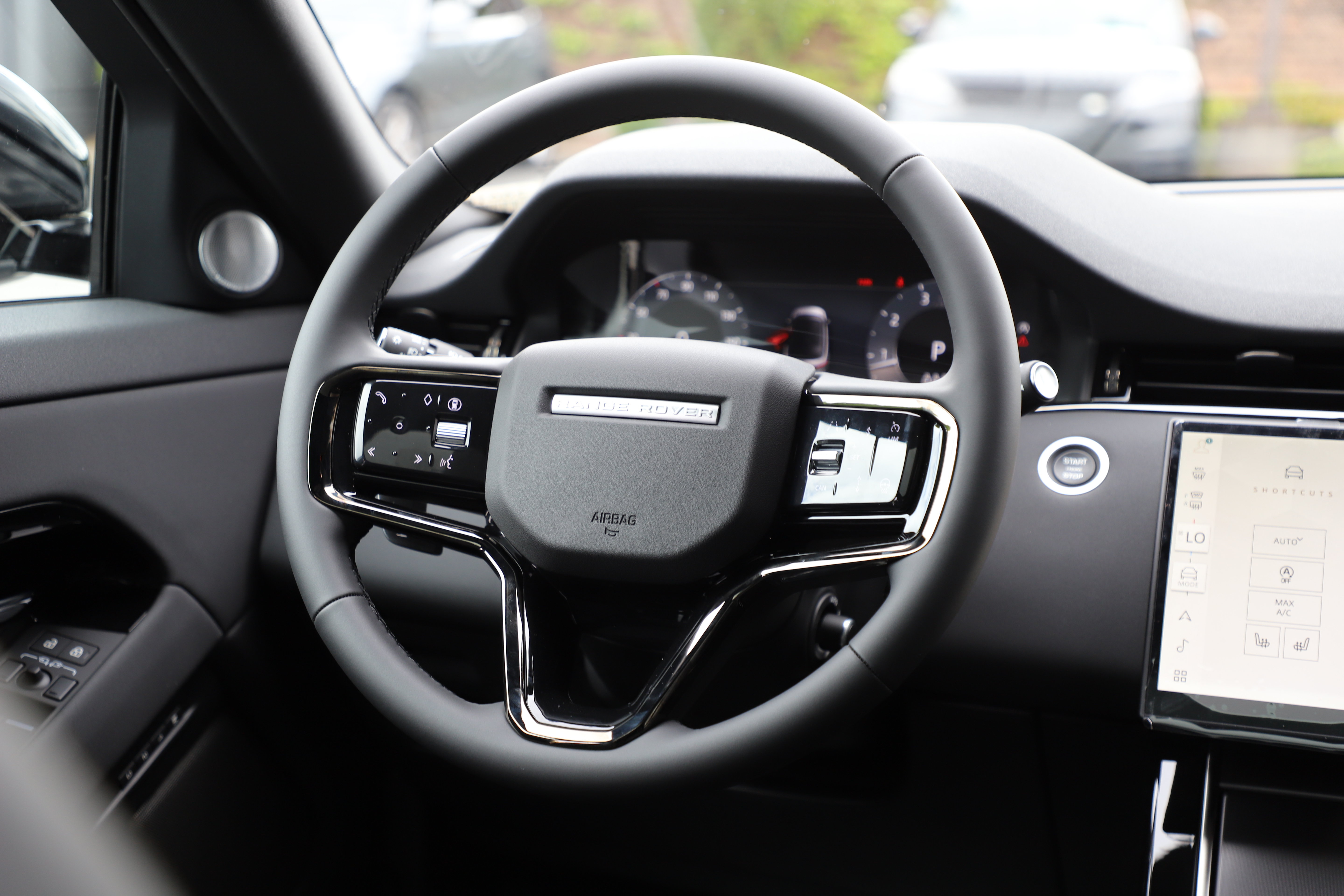 New 2026 Land Rover Range Rover Evoque Dynamic SE AWD/4WD image 19