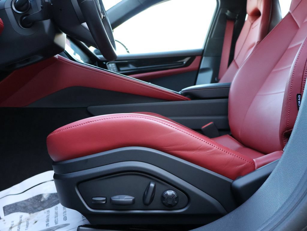Certified 2025 Porsche Panamera GTS AWD/4WD image 41