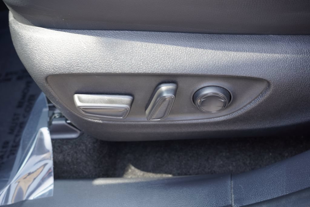 Used 2025 Toyota Highlander XSE AWD/4WD image 26