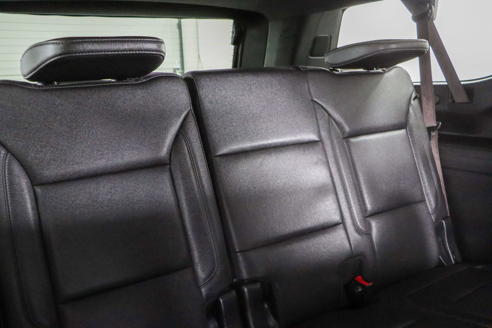 Used 2023 Chevrolet Suburban LT image 32